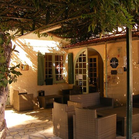 Logis Hotel Restaurant Du Pont Ambialet Exterior photo