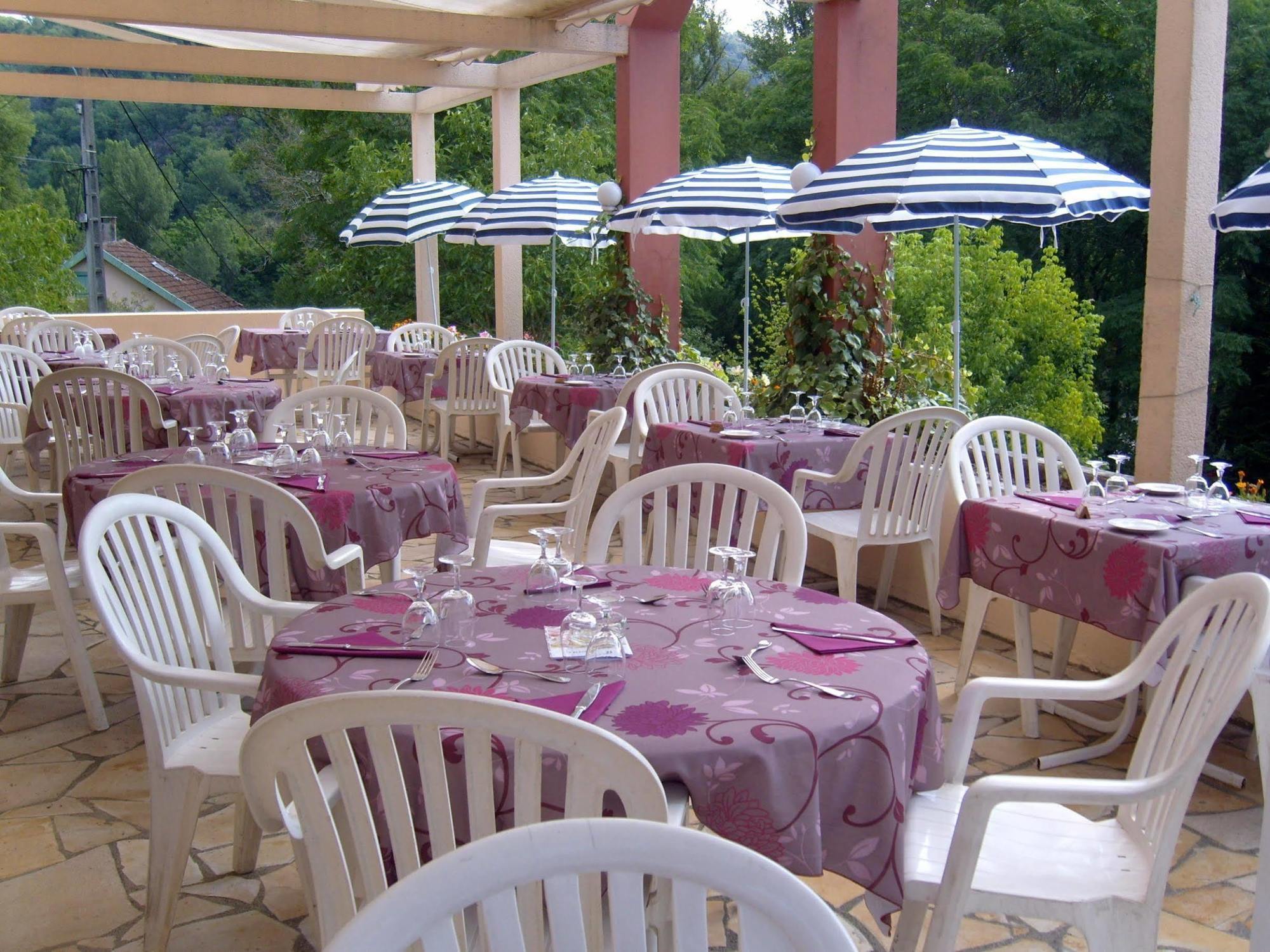 Logis Hotel Restaurant Du Pont Ambialet Exterior photo